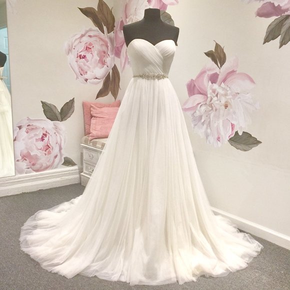 PRONOVIAS WEDDING GOWN! - Picture 1 of 8